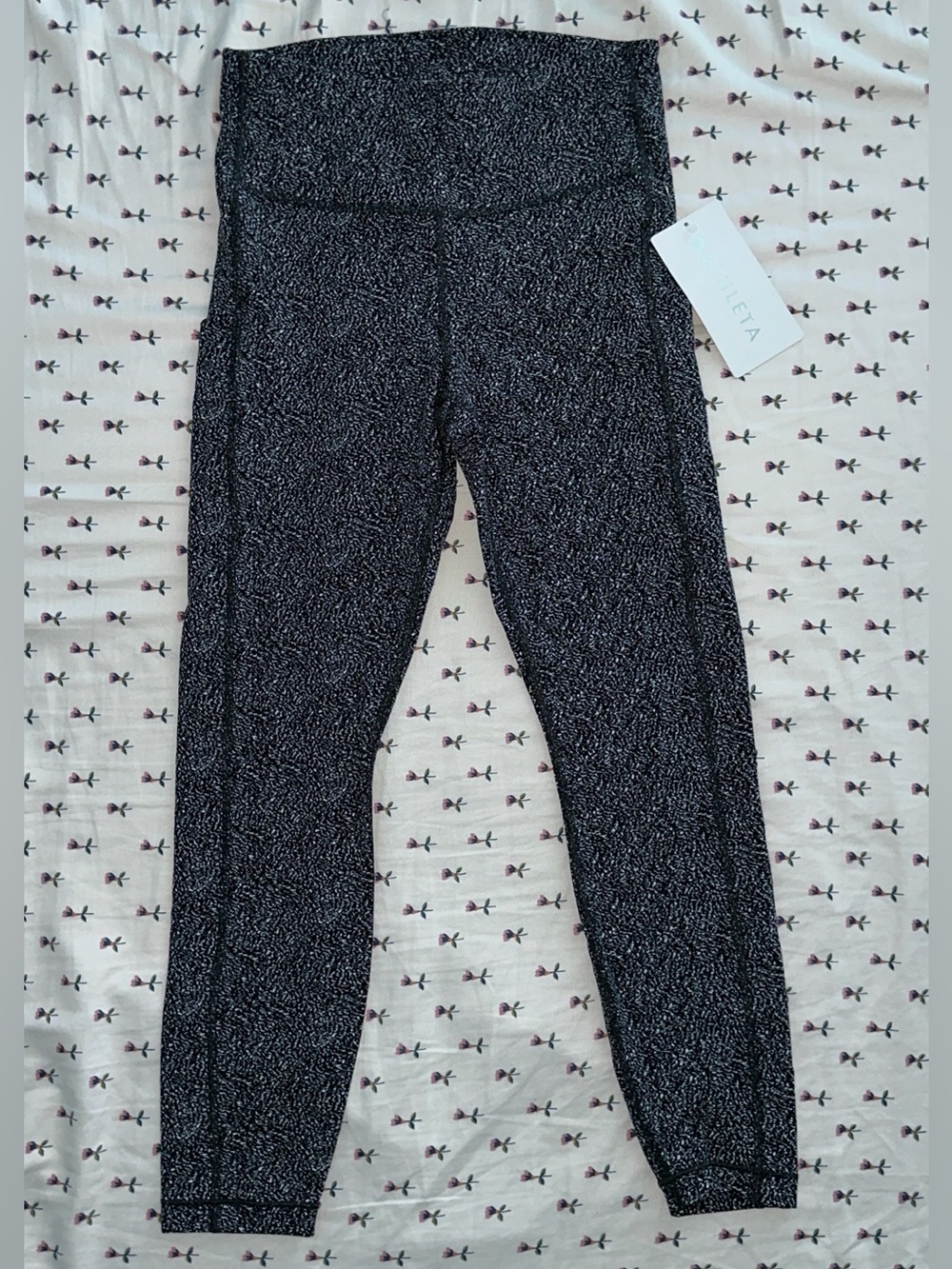 Athleta Ultimate Stash Textured 7/8 Tight Static Black White S NWT